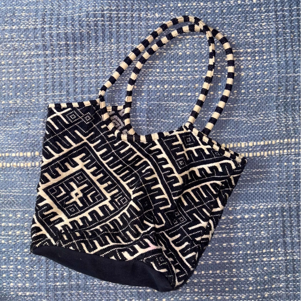 Woven Canvas Geometric Shoulder Tote